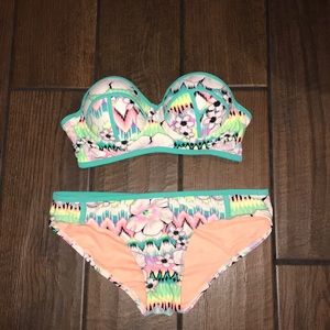 Strapless flower bikini